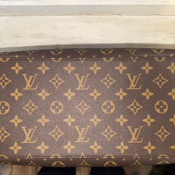 Louis Vuitton Grand Palais - Picture 5 of 7